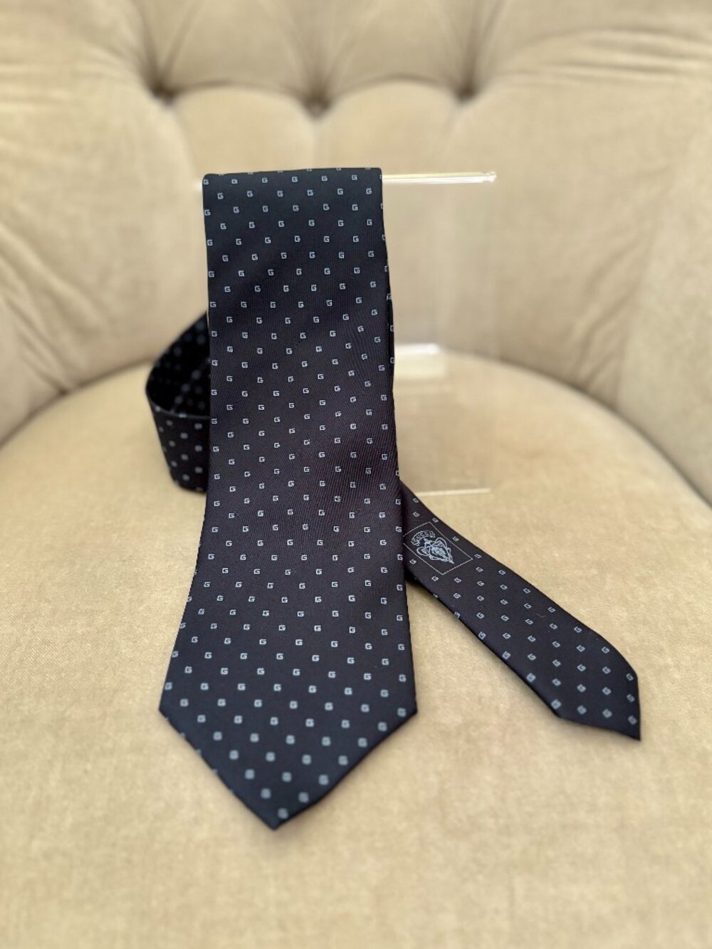 VTG GUCCI ITALY IMPERIAL SOLDIER CIRCA 1980'S MENS SILK TIE... STUNNING!